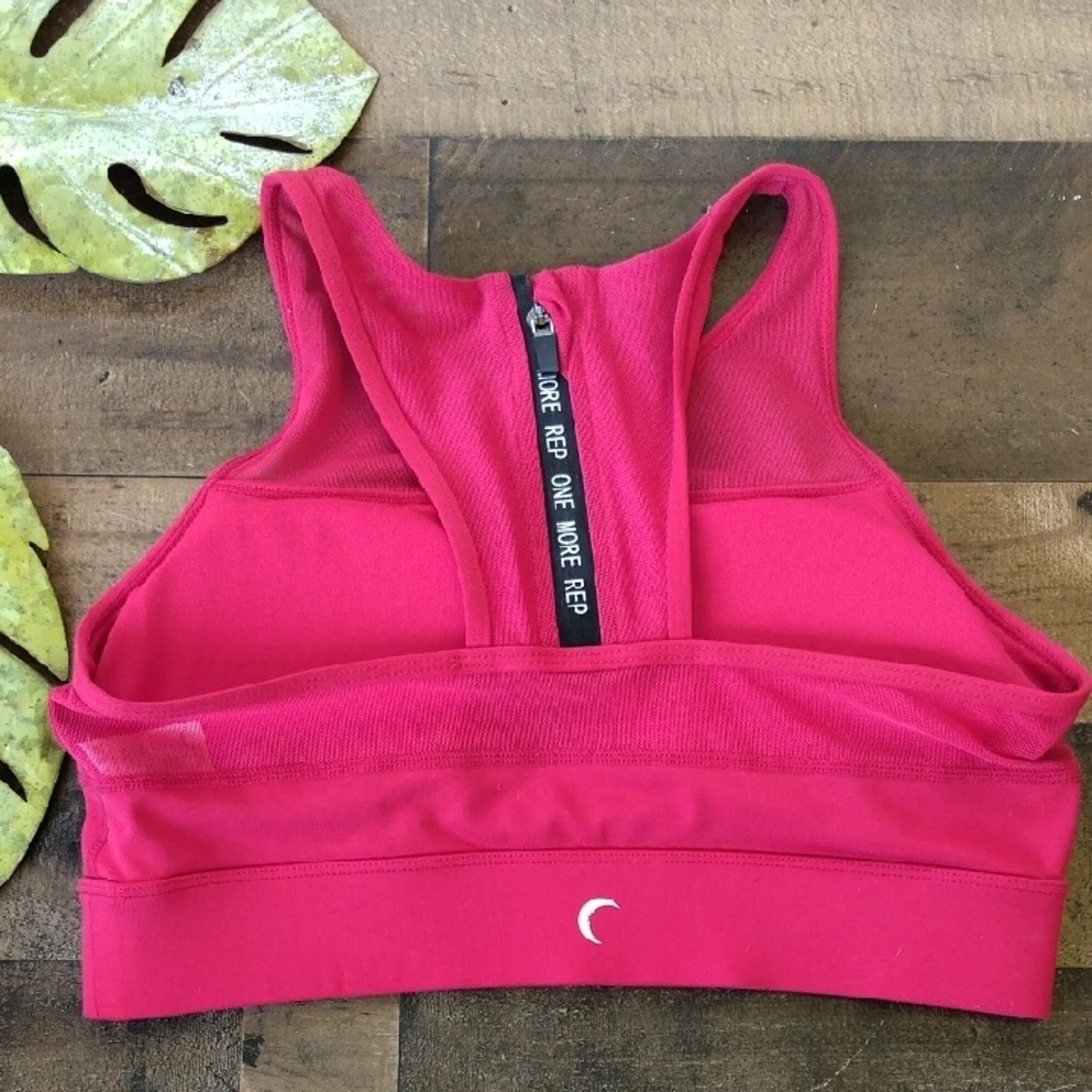 Zyia Women's Red Sports Bra Size Medium